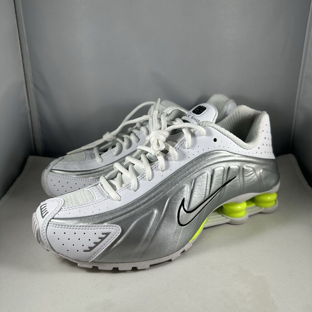 NEW Nike Shox R4 Shoes White Metallic Silver Volt AR3565-102 Women's Size 9